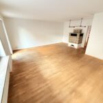 Helles, sonniges Wohnzimmer des Reihenmittelhauses