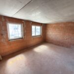 Helles Kinderzimmer im Rohbau