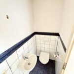 DAs Gäste- WC im EG des Reihenmittelhauses